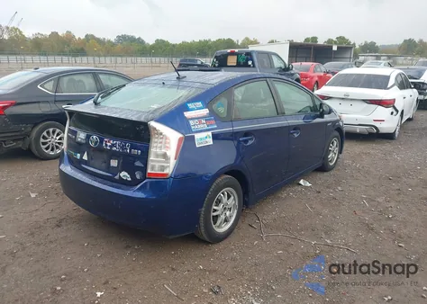 2011 Toyota Prius Three z USA, uszkodzony, nr VIN JTDKN3DU8B1422118